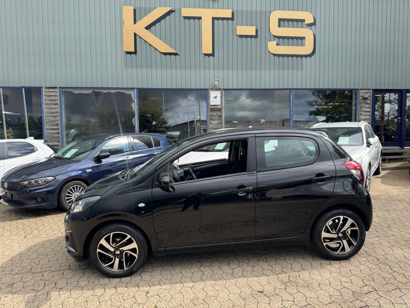 Sort Peugeot 108 fra 2019
