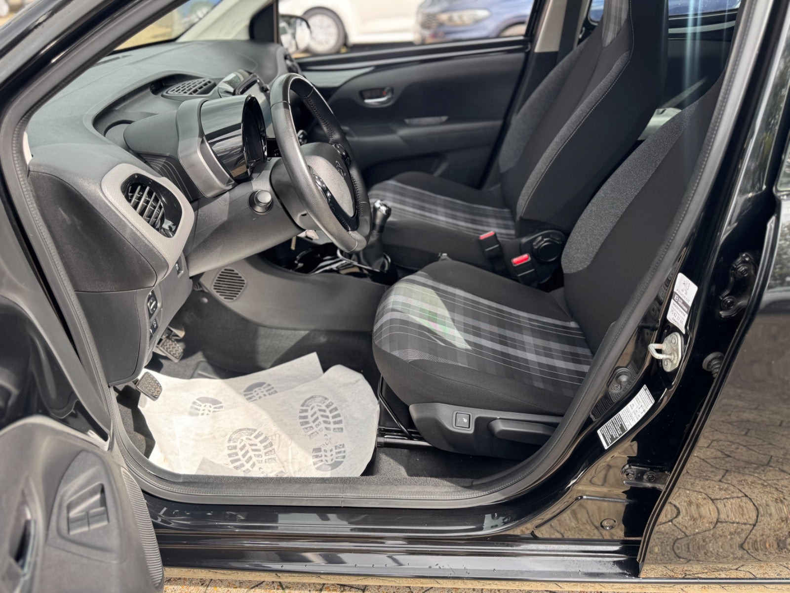 Sort Peugeot 108 fra 2019