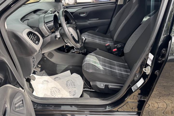 Sort Peugeot 108 fra 2019