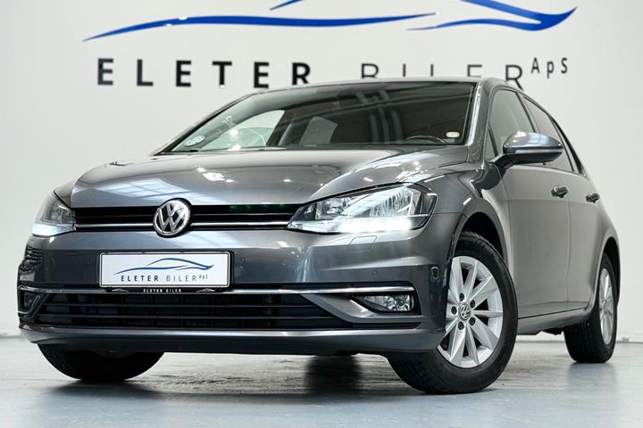 Grå VW Golf VII fra 2018 set udefra