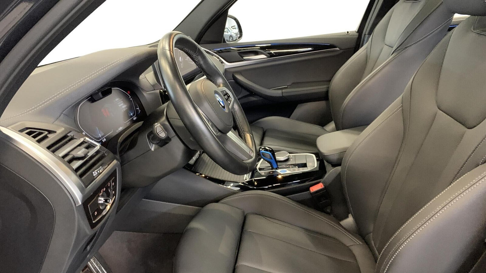 Sort BMW iX3 fra 2023