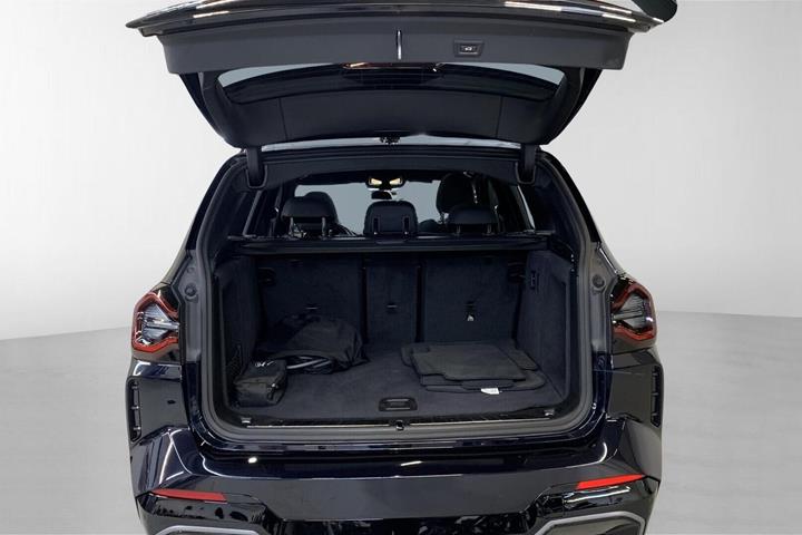 Sort BMW iX3 fra 2023
