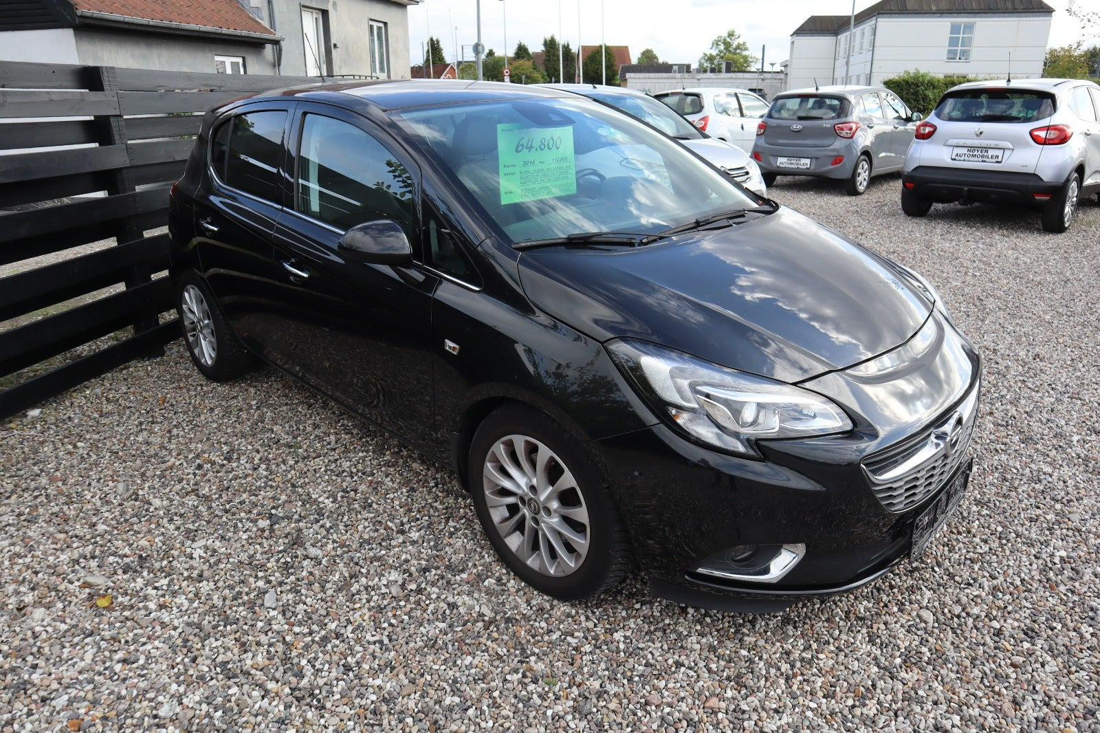 Sort Opel Corsa fra 2016