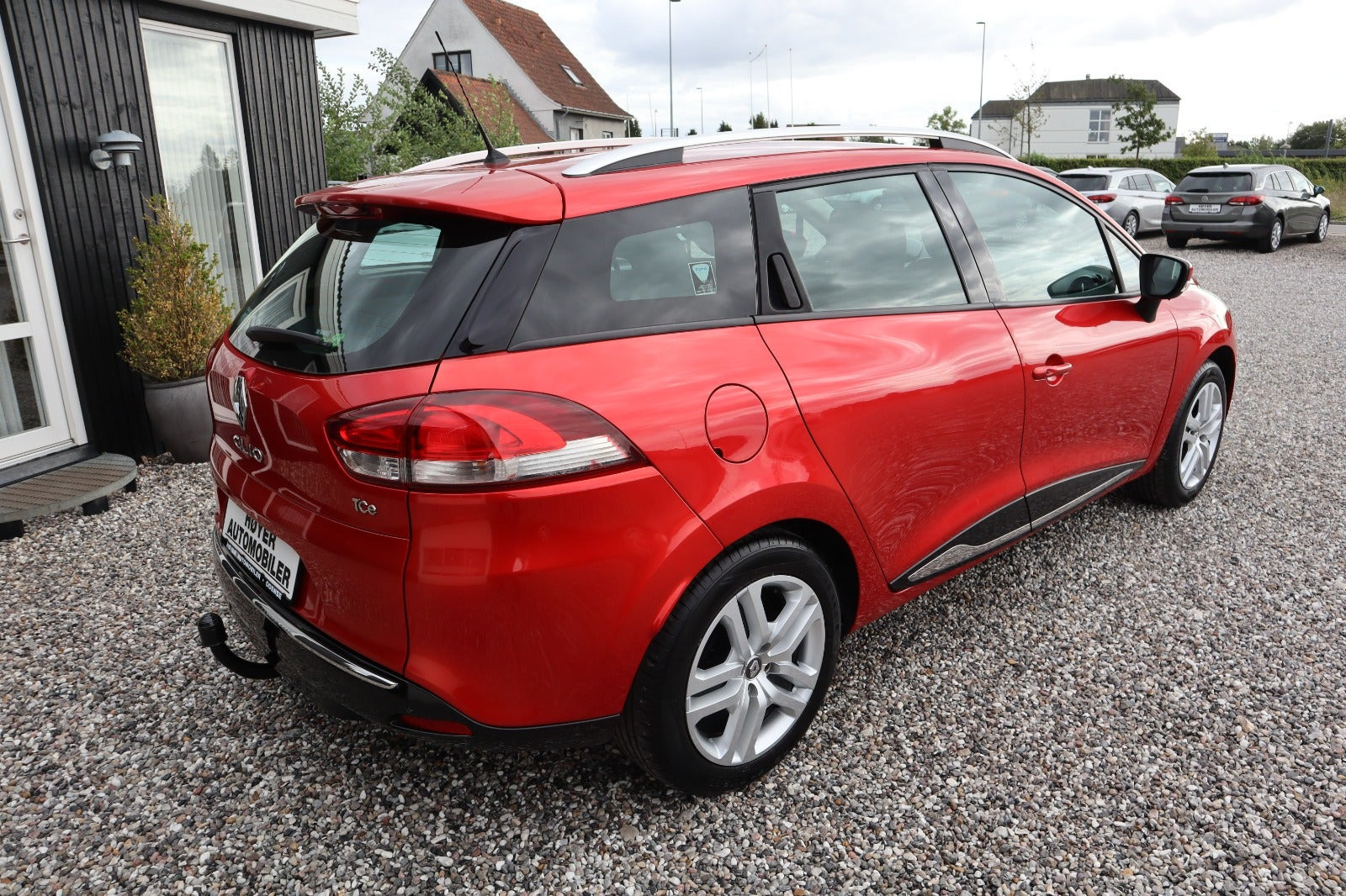 Rød Renault Clio IV fra 2016