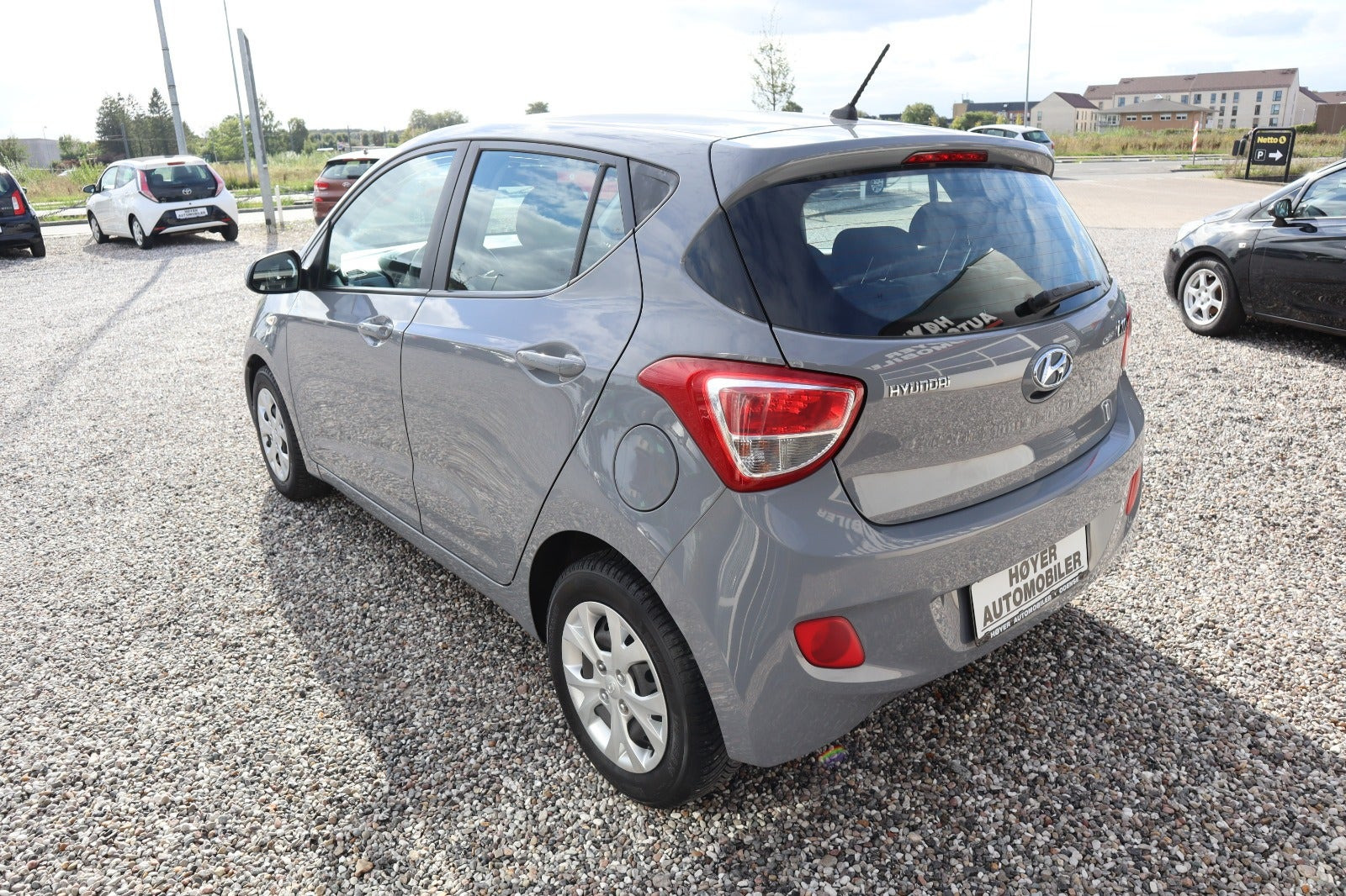 Grå Hyundai i10 fra 2015