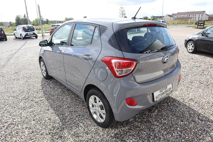 Grå Hyundai i10 fra 2015