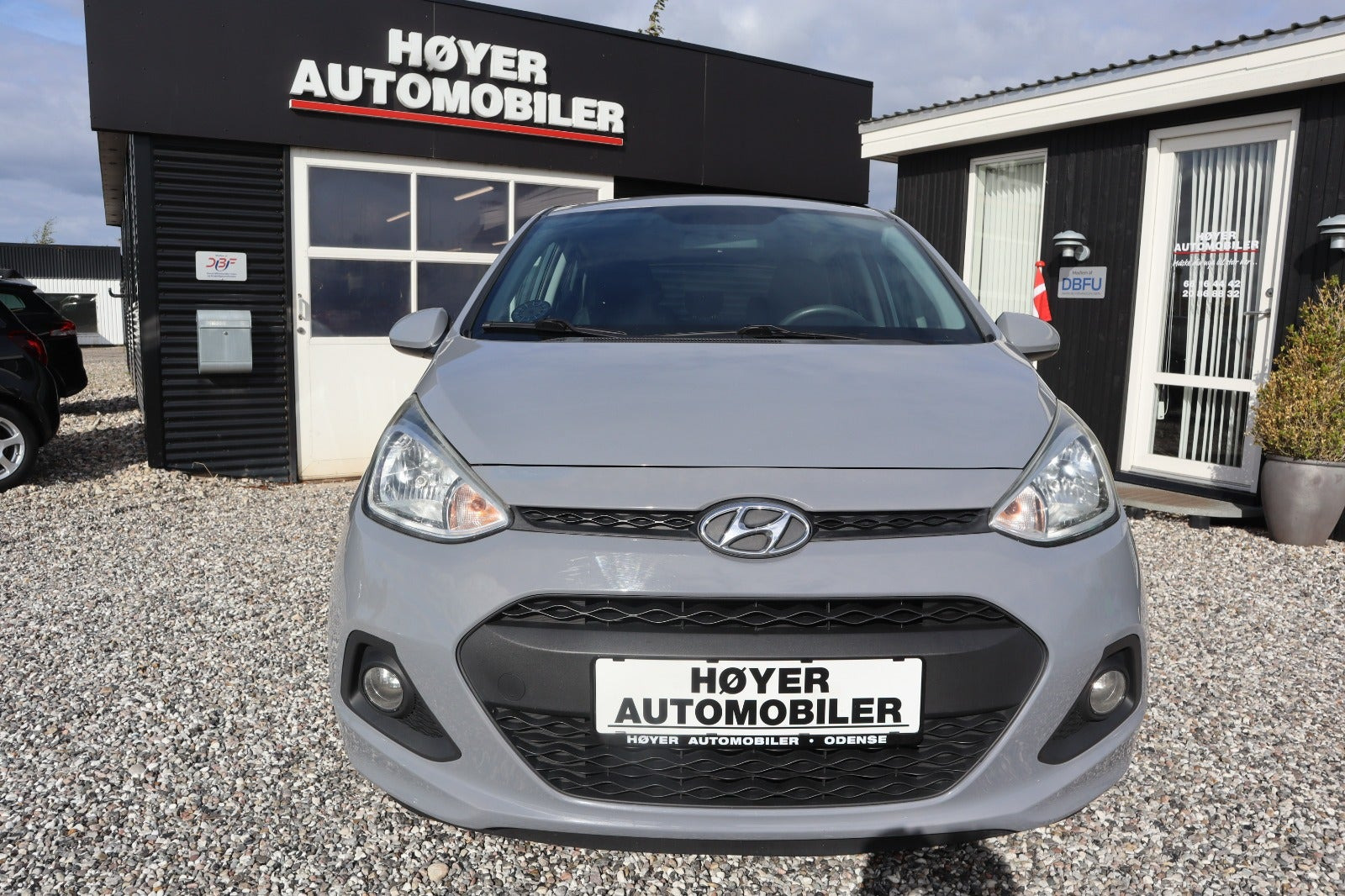 Grå Hyundai i10 fra 2015