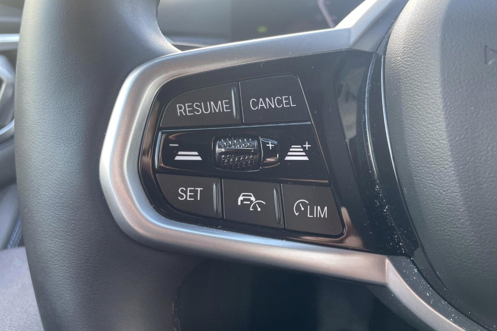 Grå BMW i4 fra 2026