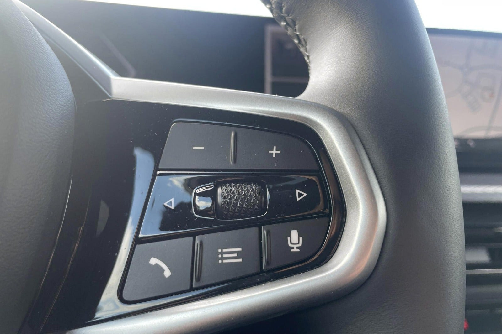 Grå BMW i4 fra 2026