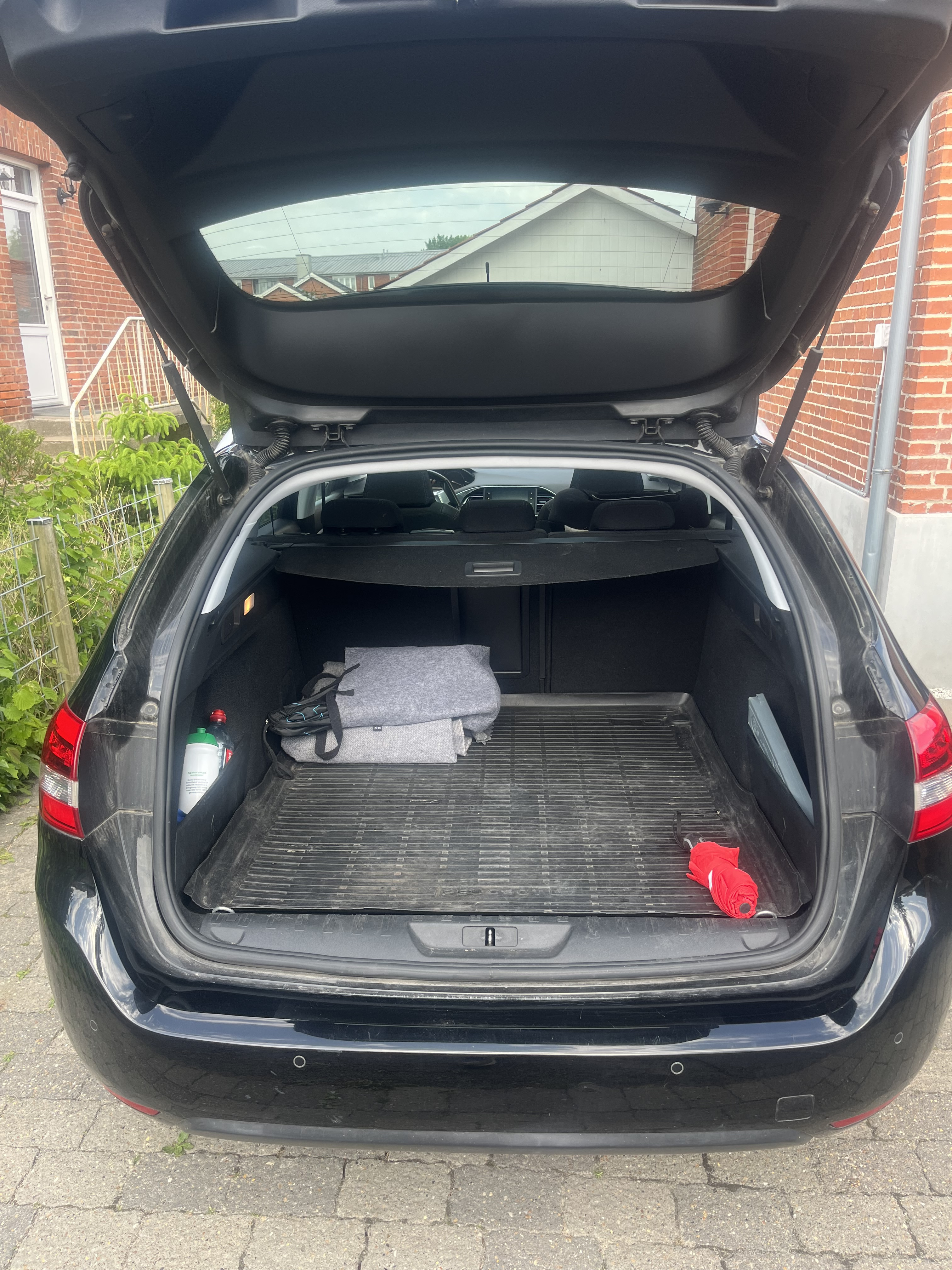 Sort Peugeot 308 fra 2018