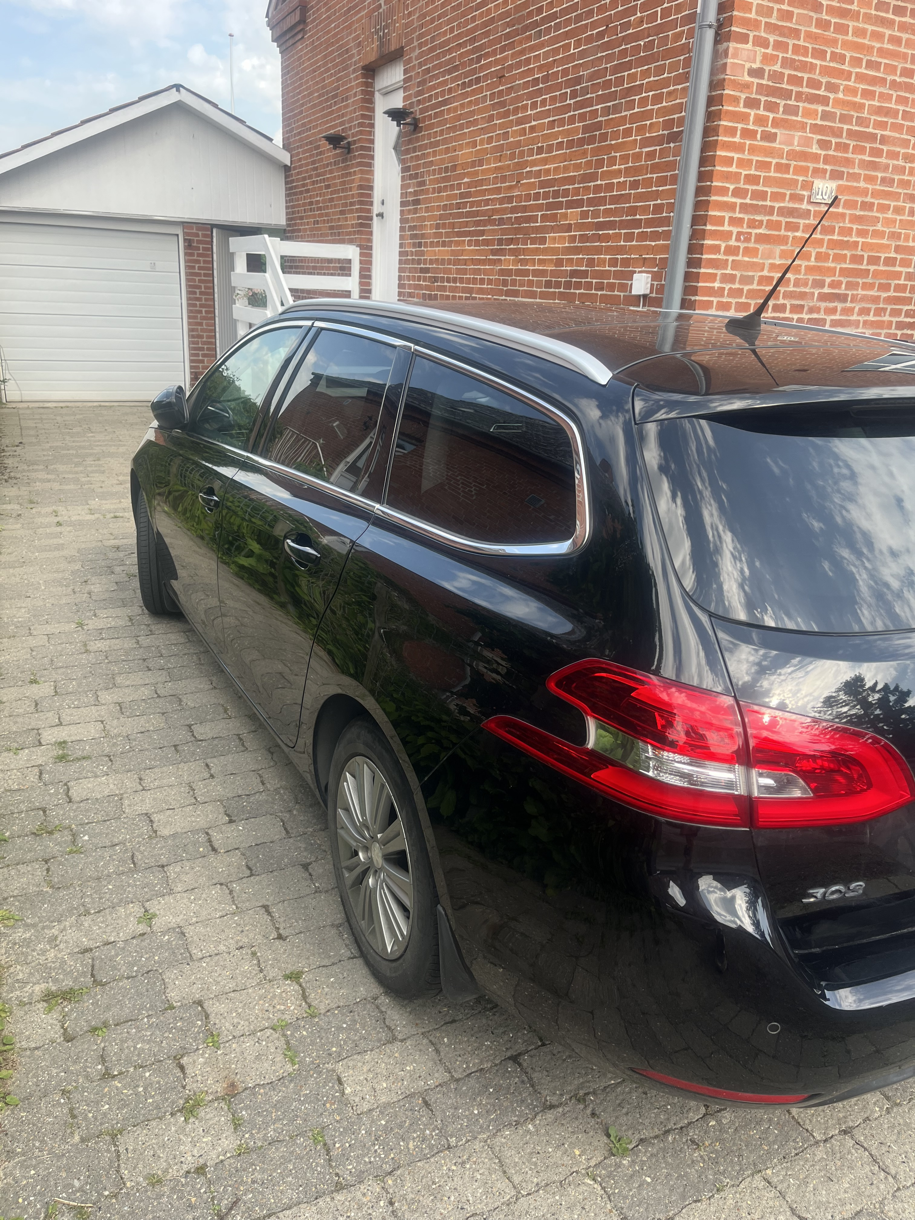 Sort Peugeot 308 fra 2018