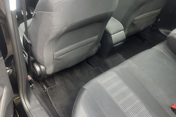 Sort Peugeot 308 fra 2018