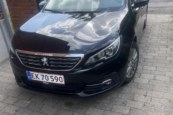 Sort Peugeot 308 fra 2018