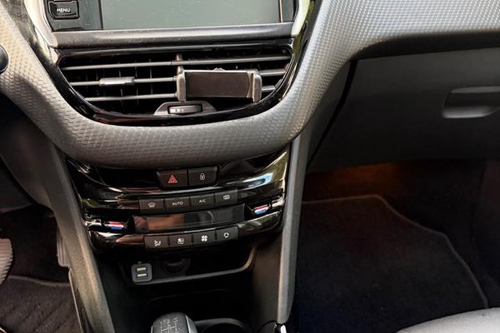 undefined Peugeot 2008 fra 2019