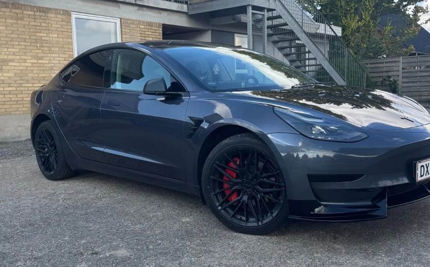 Tesla Model 3 RWD