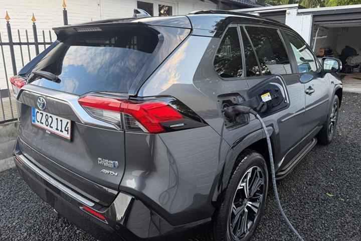 undefined Toyota RAV4 Plug-in fra 2021