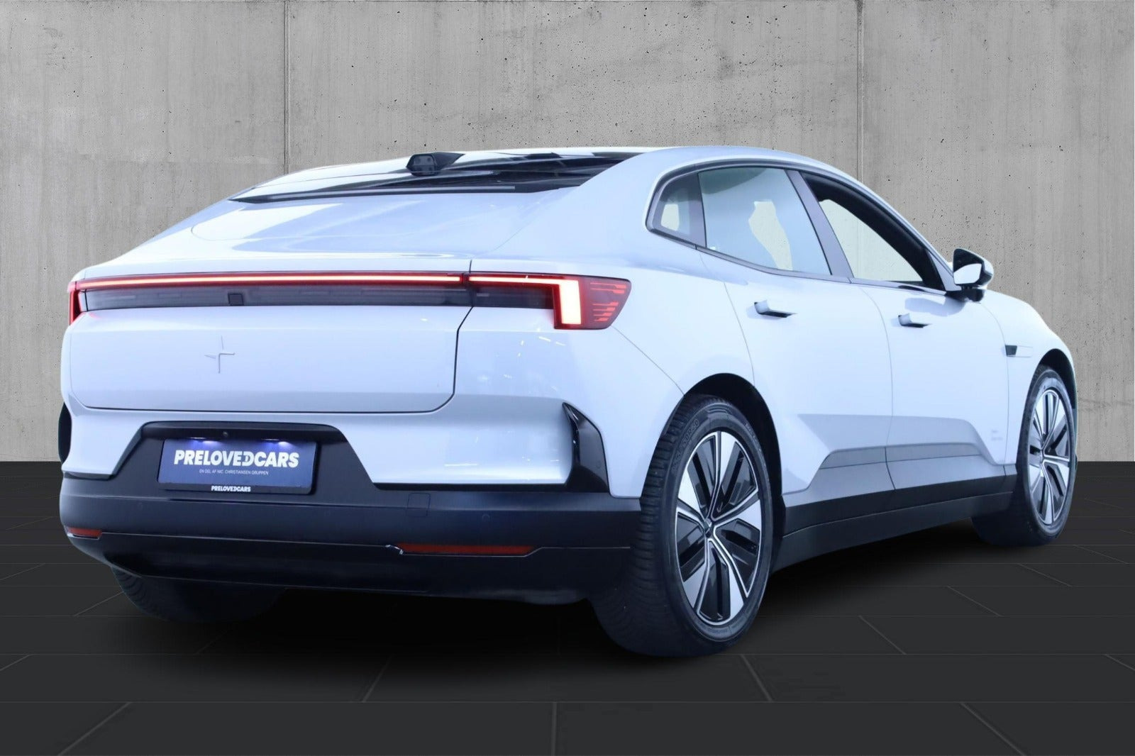 Hvid Polestar 4 fra 2025