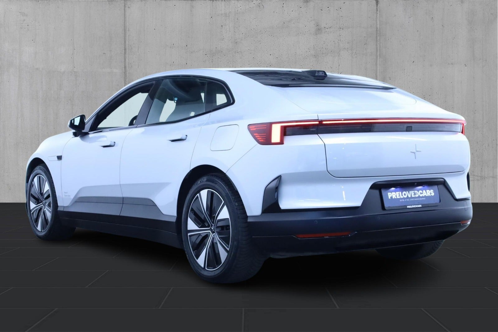 Hvid Polestar 4 fra 2025