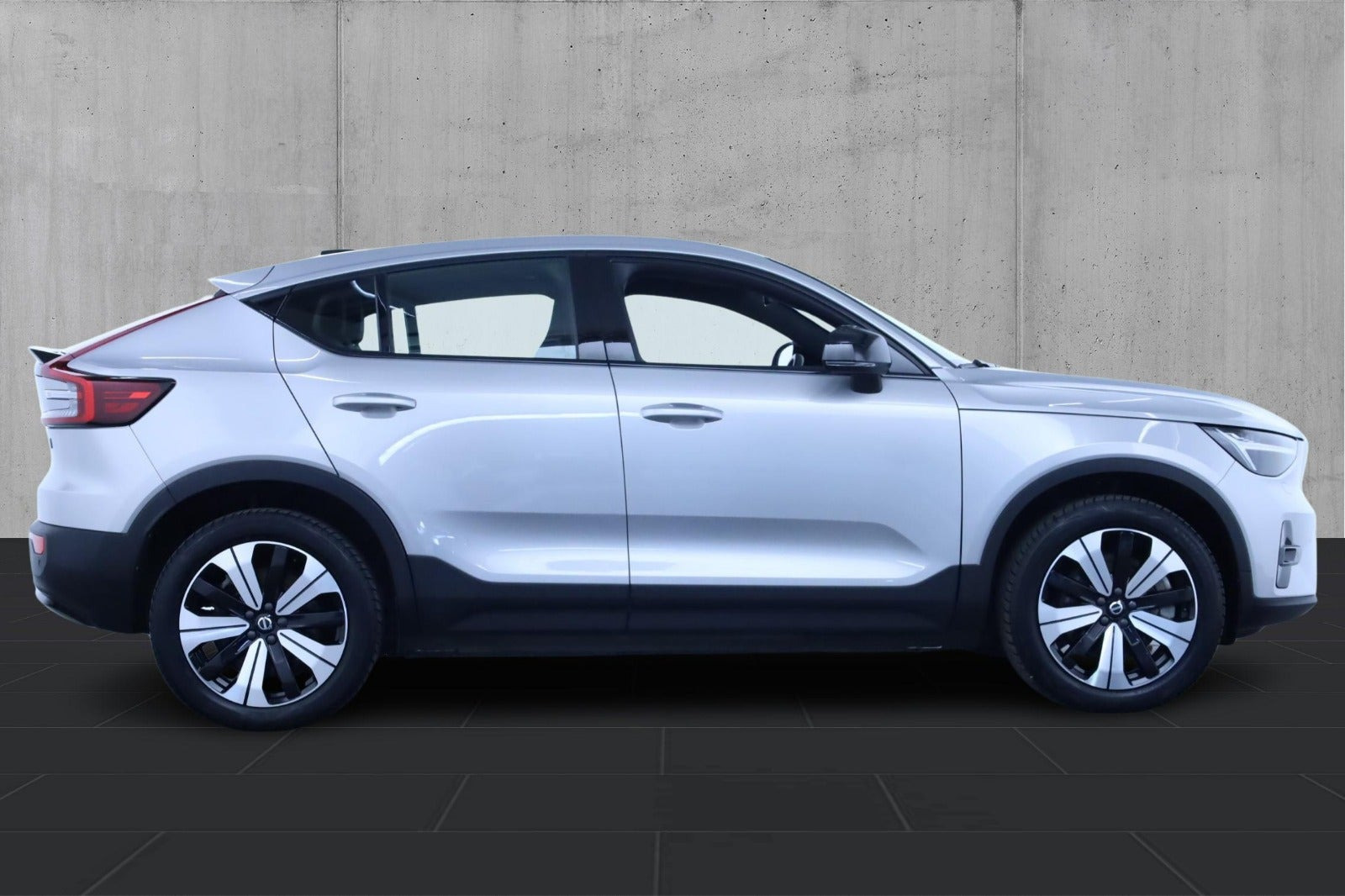 Sølv Volvo C40 fra 2023