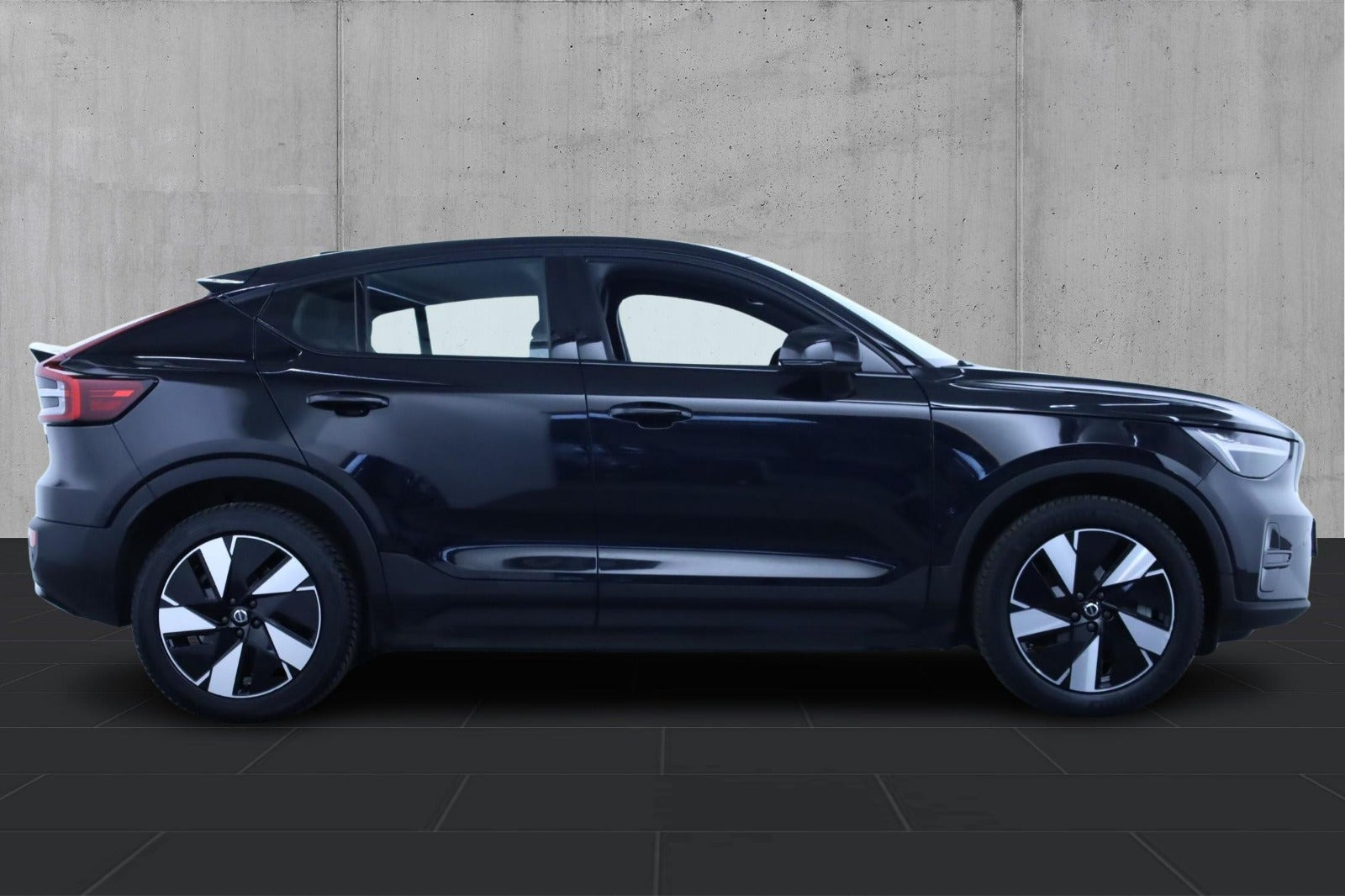 Sort Volvo C40 fra 2023