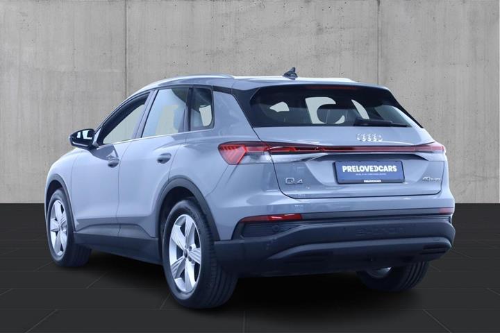 Grå Audi Q4 e-tron fra 2021