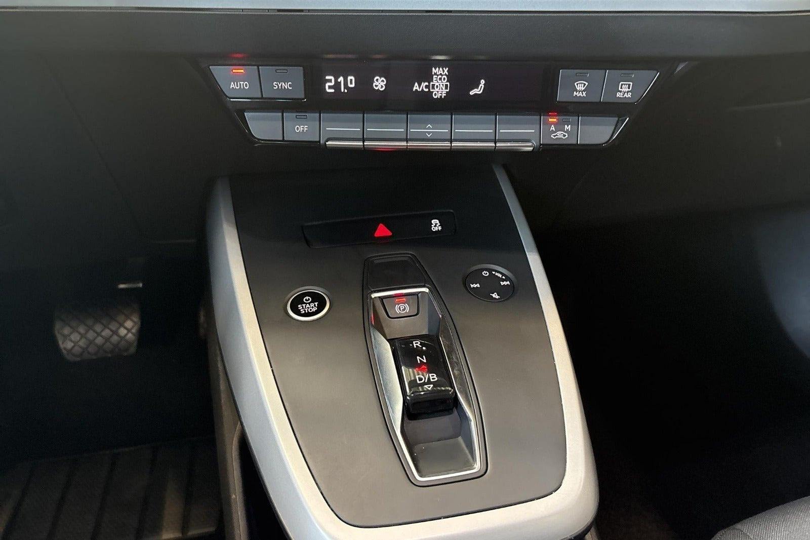 Grå Audi Q4 e-tron fra 2021