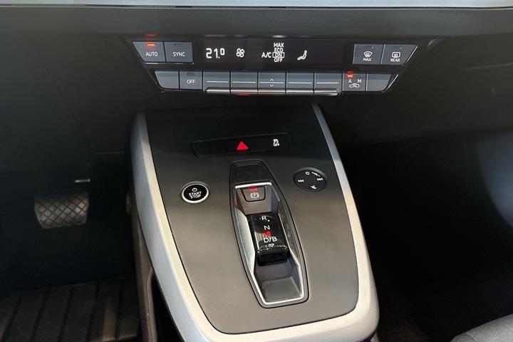 Grå Audi Q4 e-tron fra 2021