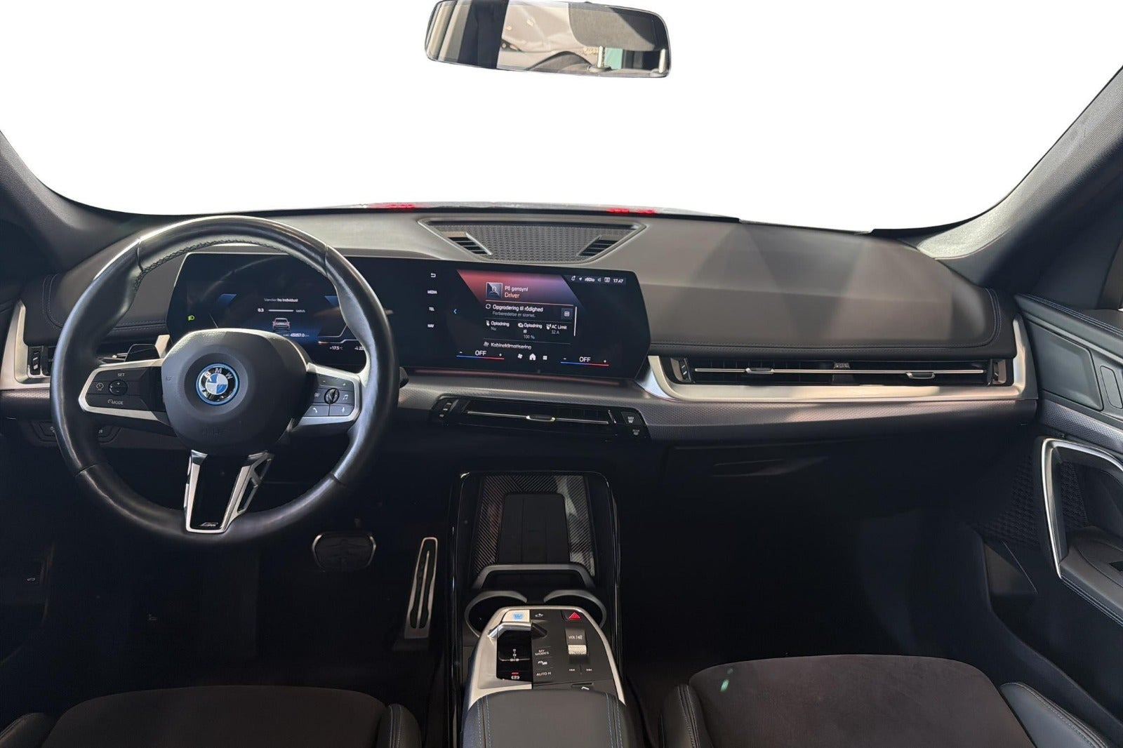 Grøn BMW iX1 fra 2024