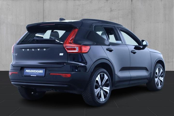 Sort Volvo XC40 fra 2022
