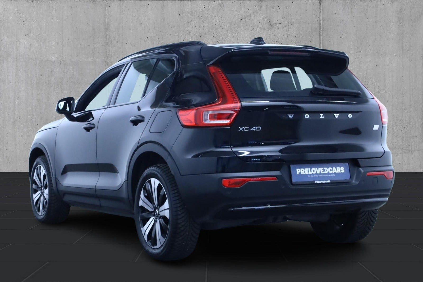 Sort Volvo XC40 fra 2022