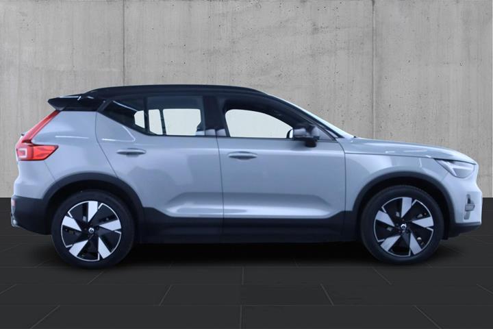 Sort Volvo XC40 fra 2023