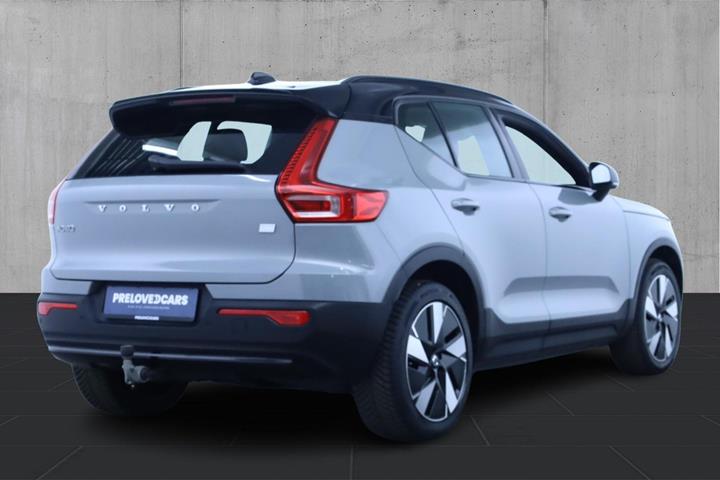 Sort Volvo XC40 fra 2023
