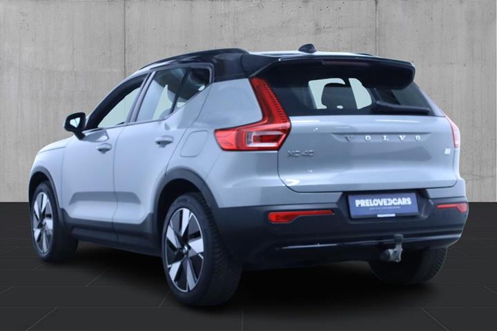 Sort Volvo XC40 fra 2023