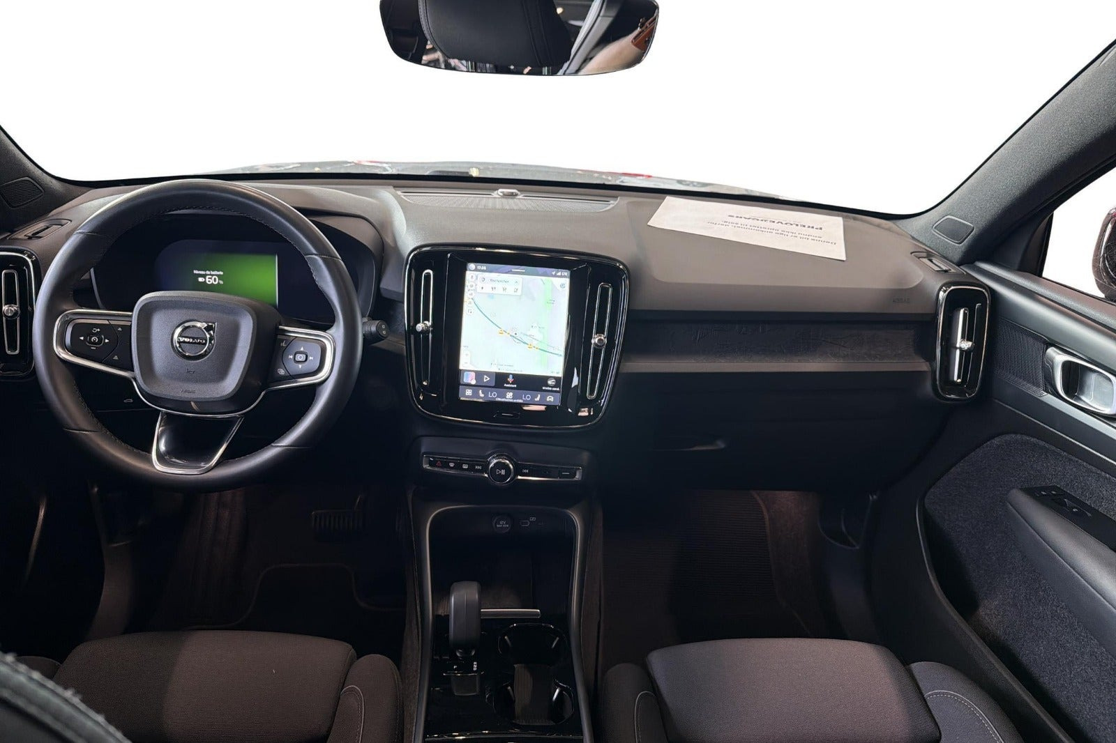 Sort Volvo XC40 fra 2023