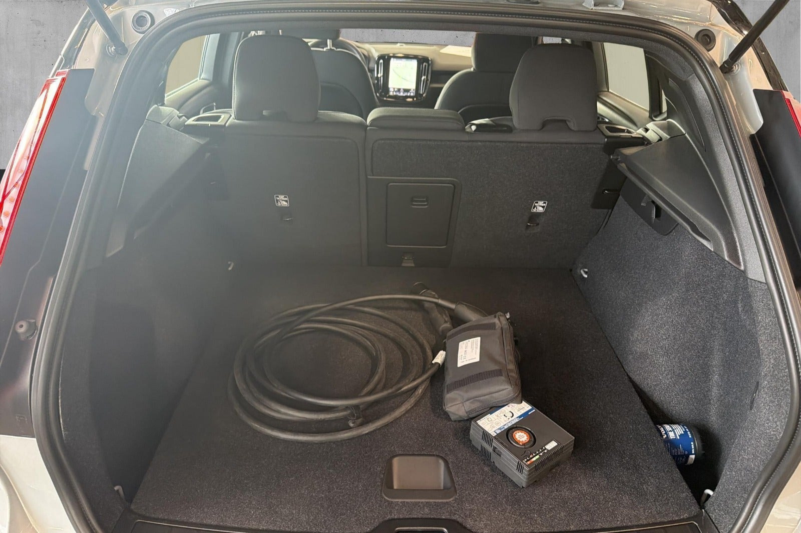 Sort Volvo XC40 fra 2023