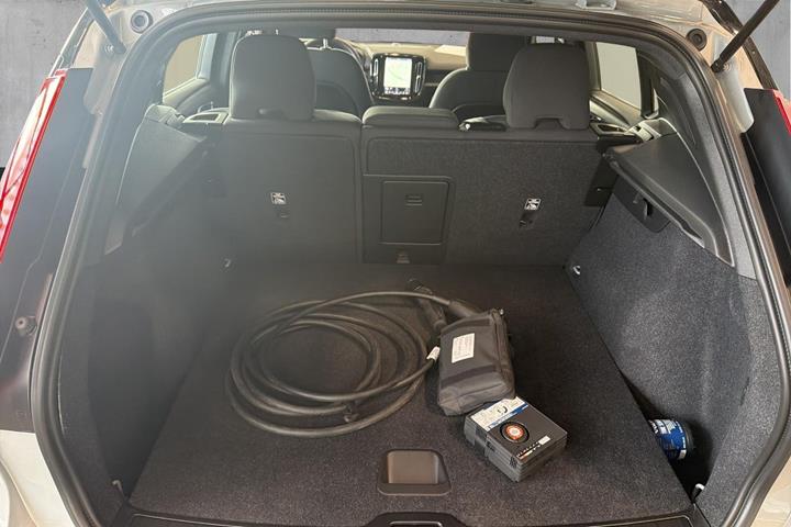 Sort Volvo XC40 fra 2023