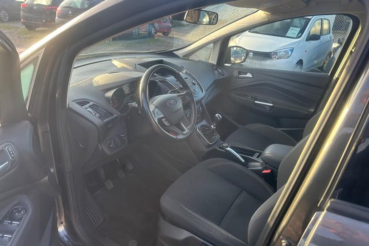 Grå Ford C-MAX fra 2016