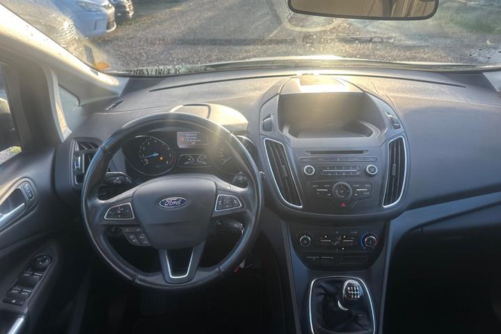 Grå Ford C-MAX fra 2016