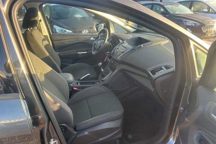 Grå Ford C-MAX fra 2016