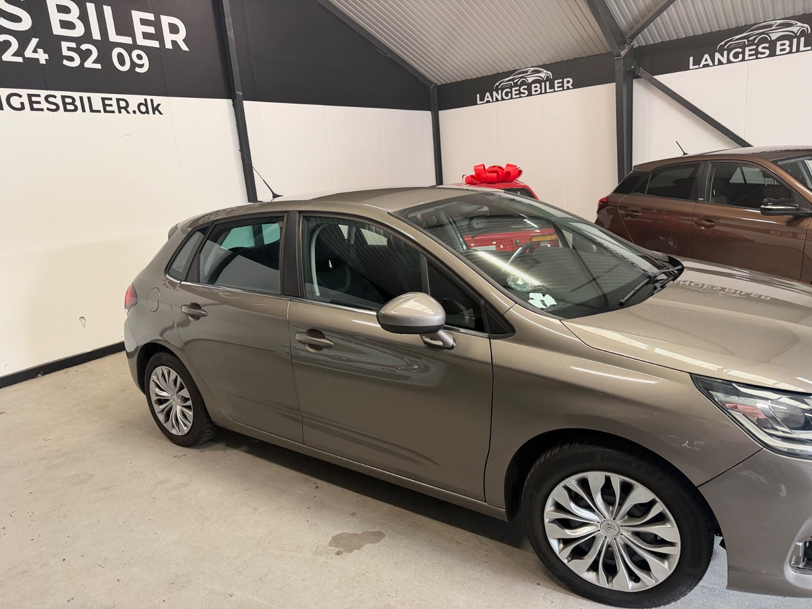 Beige Citroën C4 fra 2015