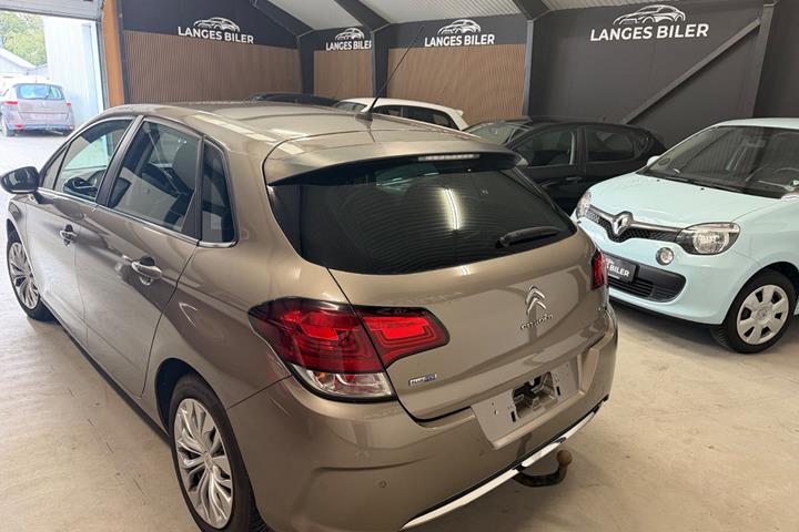Beige Citroën C4 fra 2015