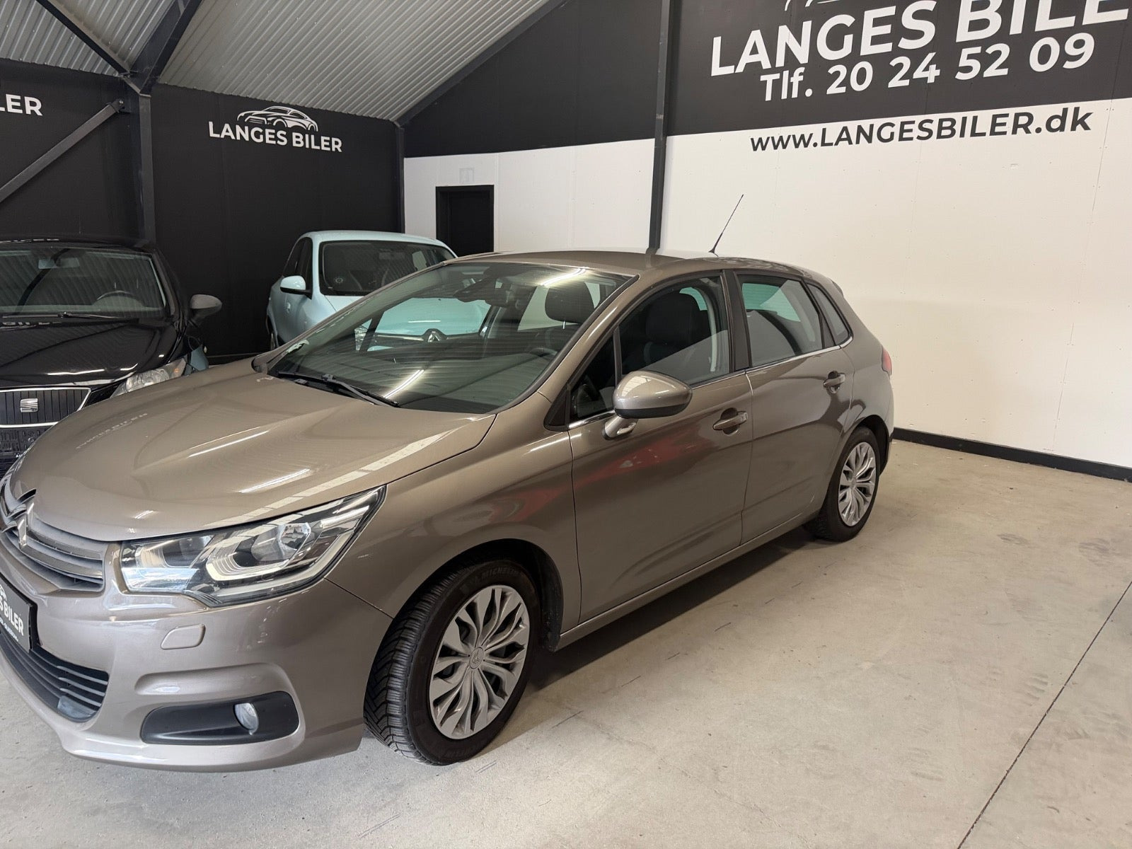 Beige Citroën C4 fra 2015