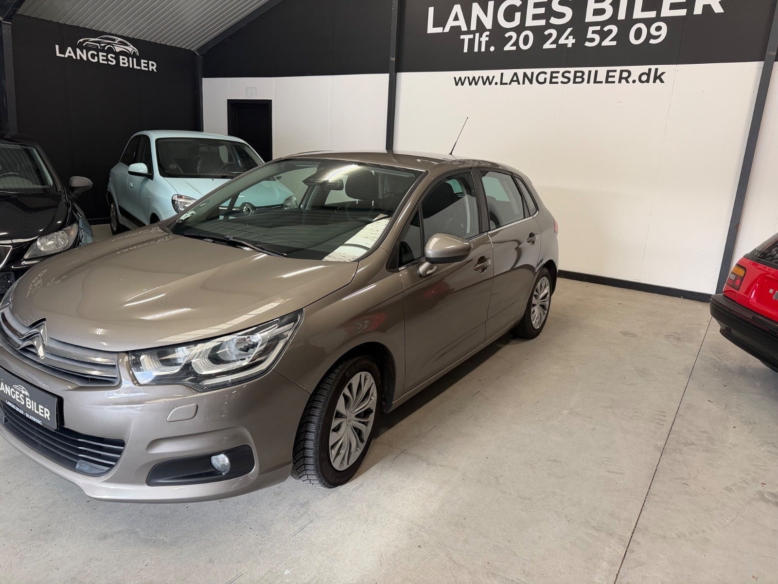 Beige Citroën C4 fra 2015