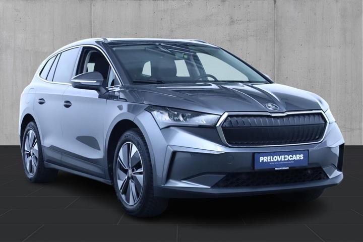 Grå Skoda Enyaq fra 2023