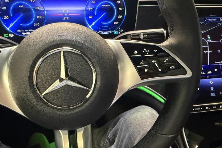 Sort Mercedes EQE350+ SUV fra 2025