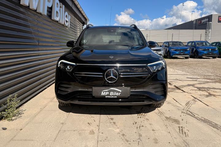 Sort Mercedes EQB300 fra 2023