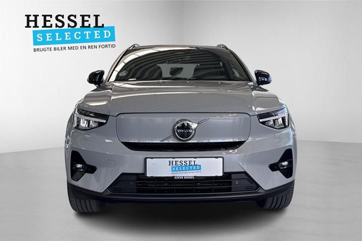 Grå Volvo EX40 fra 2025