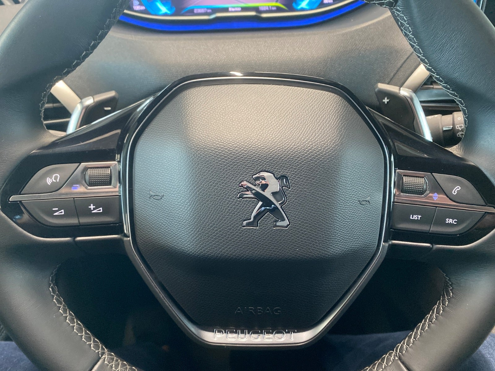 Sort Peugeot 3008 fra 2023