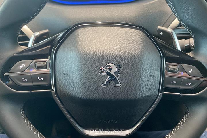 Sort Peugeot 3008 fra 2023