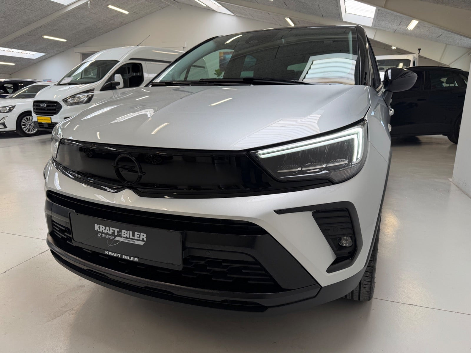 Sølv Opel Crossland fra 2024